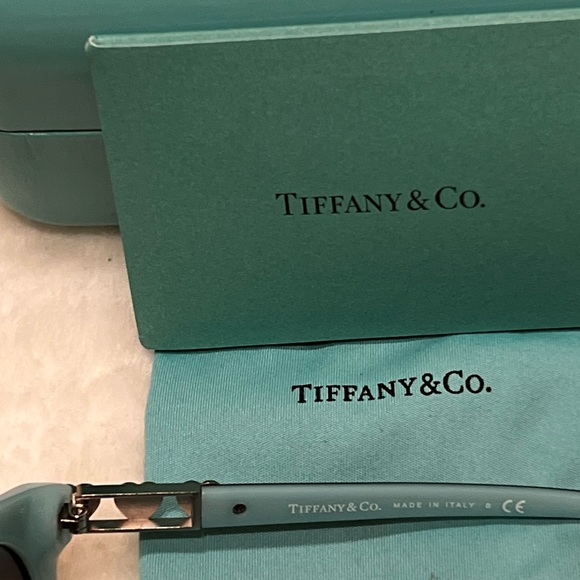 NWOT Authentic Tiffany & Co. designer sunglasses - Picture 9 of 10